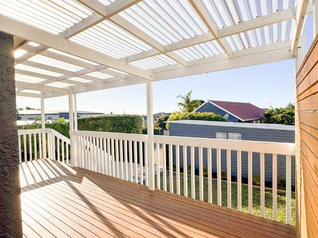 House for rent in Oratia