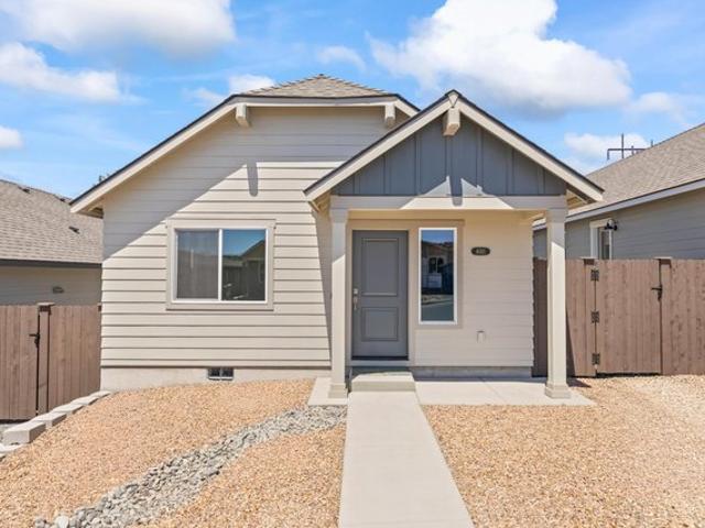 Townhouse for sale in Redmond, Deschutes County
