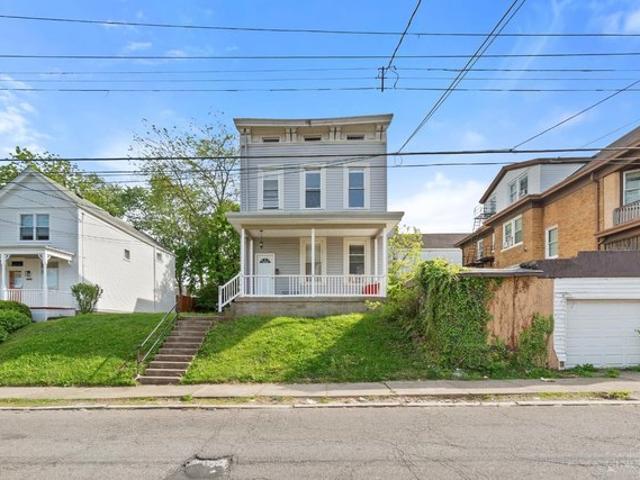House for sale in Roselawn, Ohio