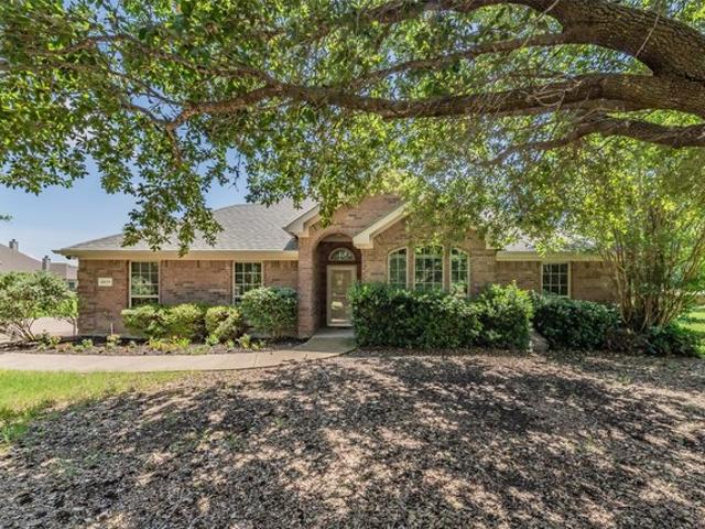 House for sale in Benbrook, Texas