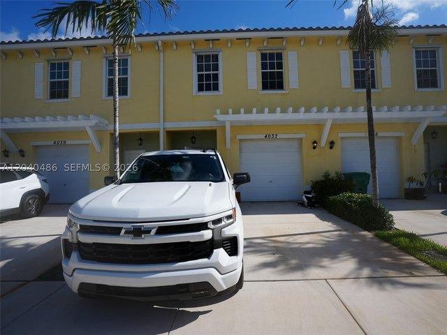 Townhouse for sale in Lauderhill, Broward County