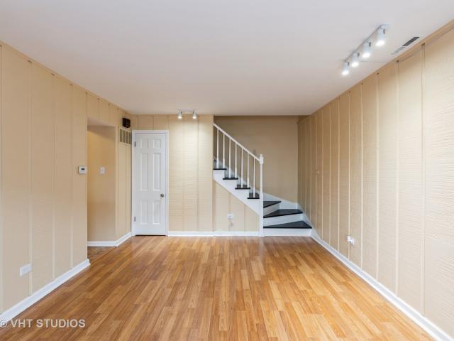 Townhouse for sale in Oak Lawn