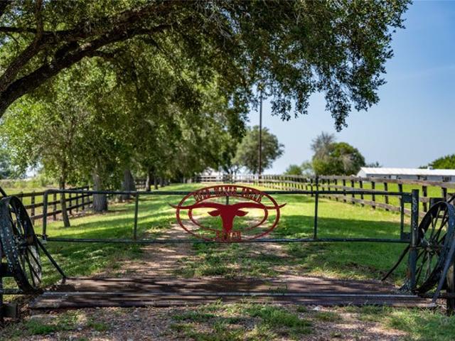 Farm for sale in Schulenburg, Texas