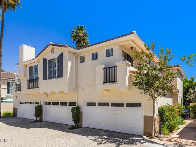 Townhouse for sale in Moorpark, California