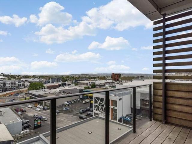 Apartment for rent in Newton, Auckland