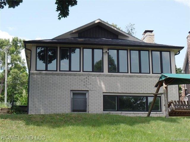 House for sale in Waterford, Michigan