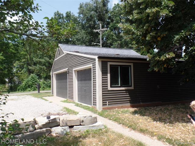House for sale in Waterford, Michigan
