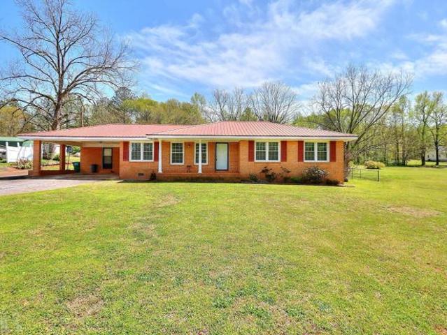 House for sale in Colbert, Georgia