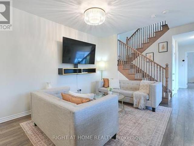 Townhouse for sale in Durham, Ontario