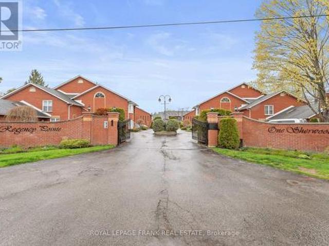 Townhouse for sale in Kawartha Lakes, Ontario