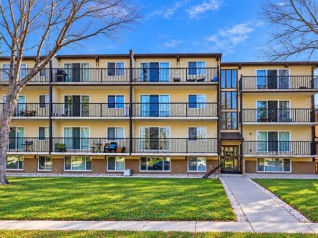 Condo for sale in Windsor Park, Calgary