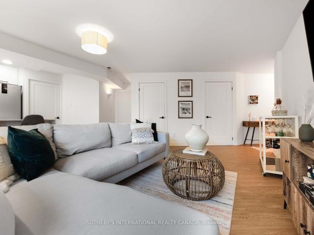 Apartment for sale in Woburn, Ontario