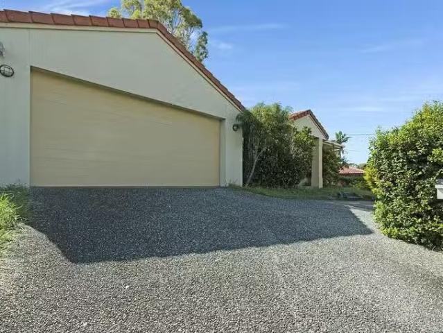 House for rent in Ashmore City