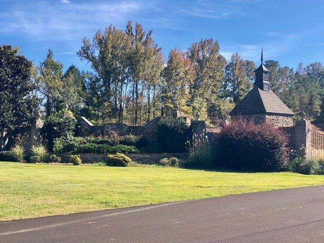 Land for sale in Oxford, Mississippi