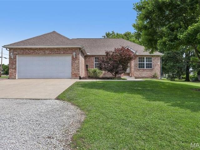 House for sale in Mount Olive, Illinois