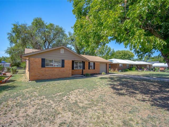 House for sale in Lindsay, Oklahoma