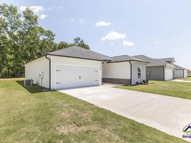House for sale in Byron, Georgia
