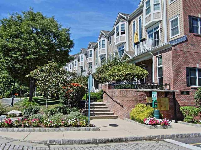 Townhouse for rent in West New York