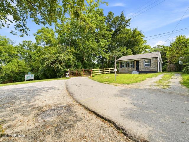 House for sale in La Grange, Kentucky