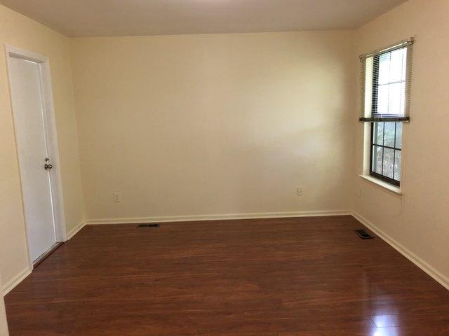 Townhouse for rent in Edison, New Jersey