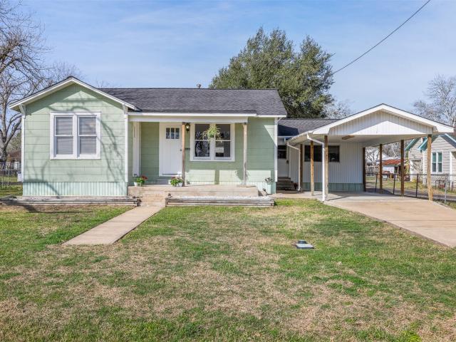 House for sale in Weimar, Texas