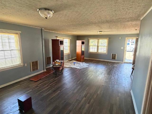 House for sale in Scottsville, Allen County