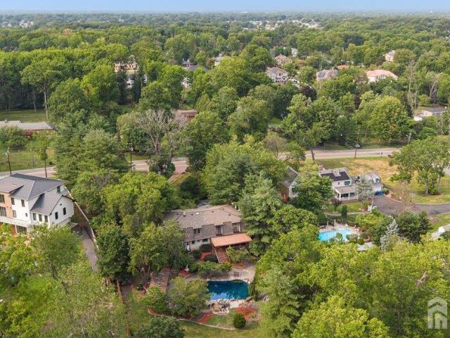 House for sale in Avenel, New Jersey