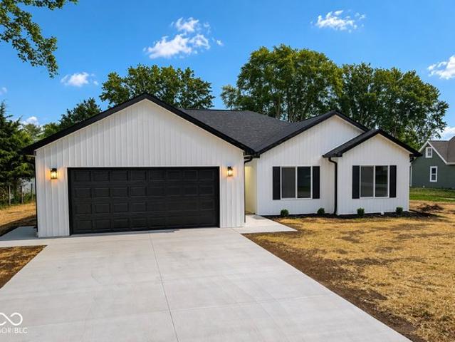 House for sale in Elizabethtown, Indiana