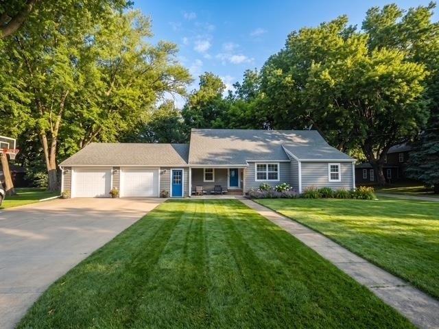 House for sale in Graettinger, Iowa