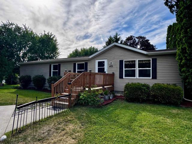House for sale in Fox Lake, Wisconsin