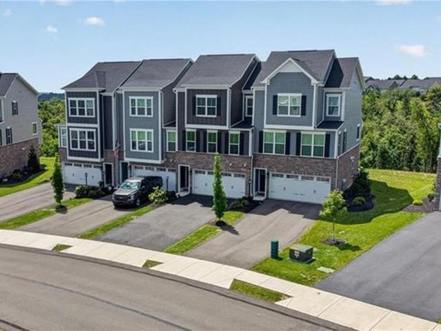 Townhouse for sale in Canonsburg, Pennsylvania