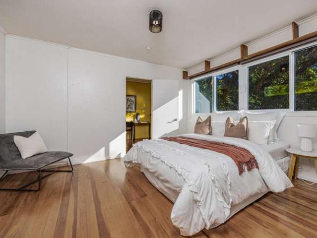 House for sale in Oratia