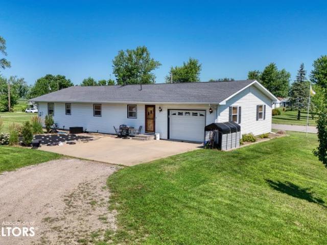 House for sale in Cincinnati, Iowa