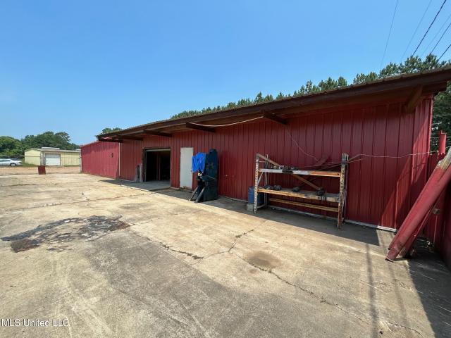 Commercial for sale in Carthage, Mississippi