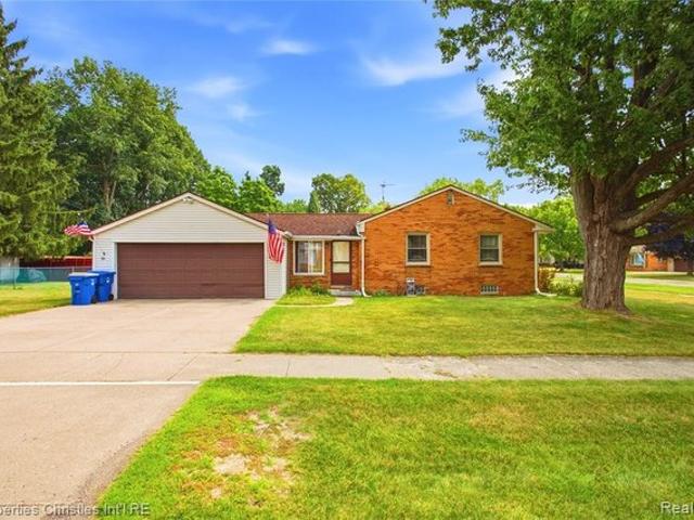 House for sale in Waterford, Michigan
