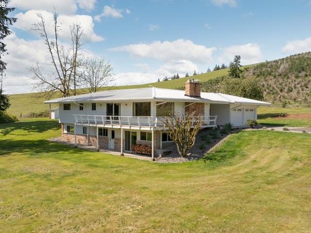 House for sale in La Center, Washington