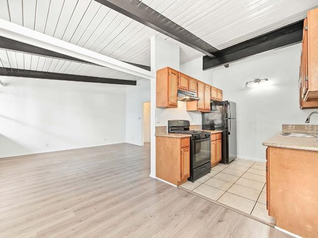 Apartment for rent in Victoria Park, Los Angeles