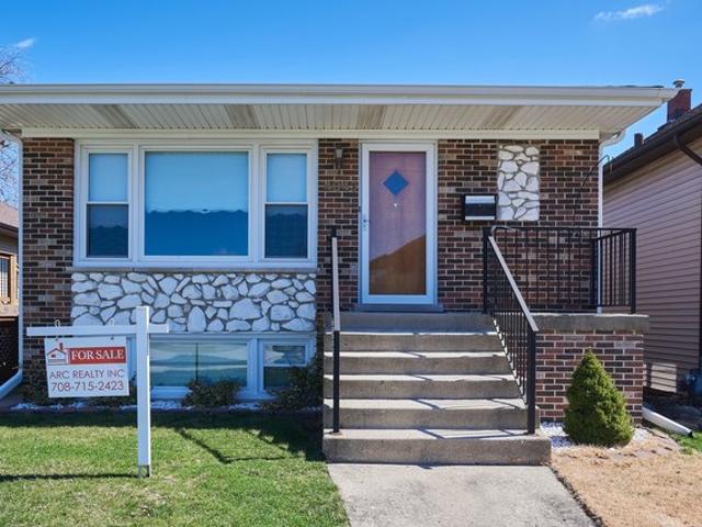 House for sale in Schiller Park, Illinois