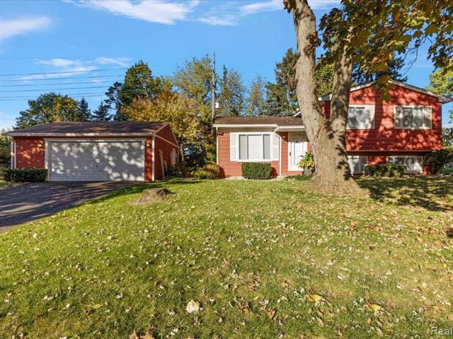 House for sale in Drayton Woods, Waterford Township
