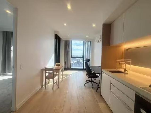 Apartment for rent in Box Hill