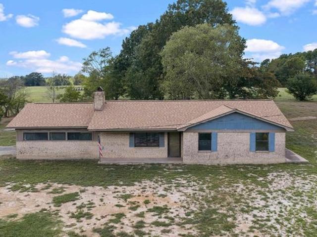 House for sale in Henderson, Texas