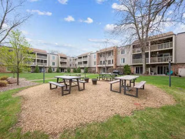 Condo for sale in Saint Paul Condo for sale in Saint Paul