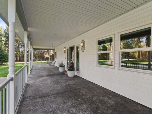 House for sale in Loon Lake