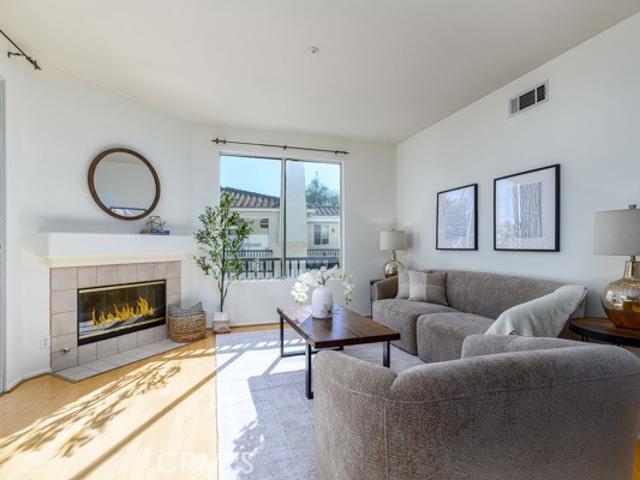 Townhouse for sale in Moorpark, Ventura County