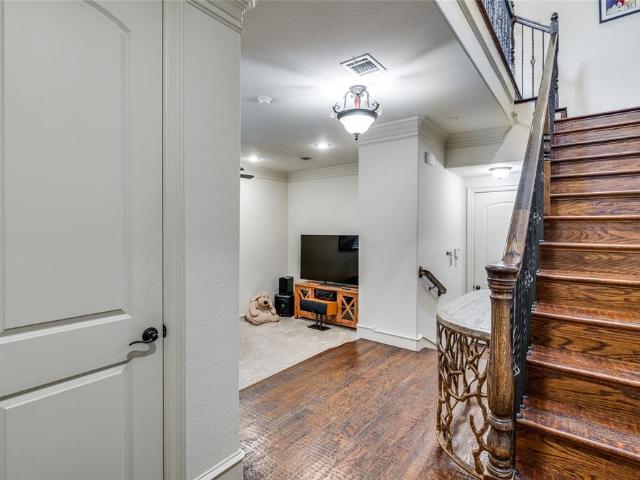 Townhouse for sale in Farmers Branch, Texas