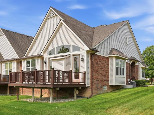 Condo for sale in Clinton Township, Michigan