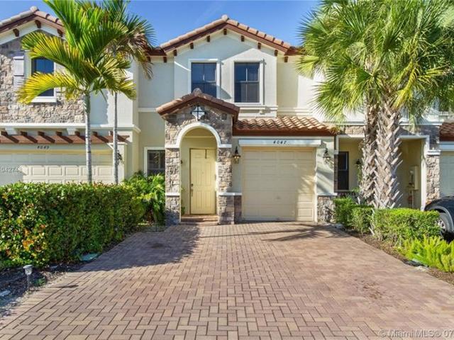 Townhouse for sale in Coconut Creek, Florida