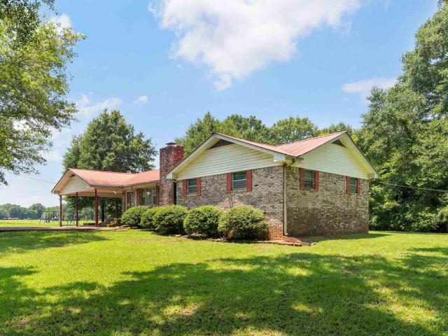 House for sale in Harpersville, Alabama