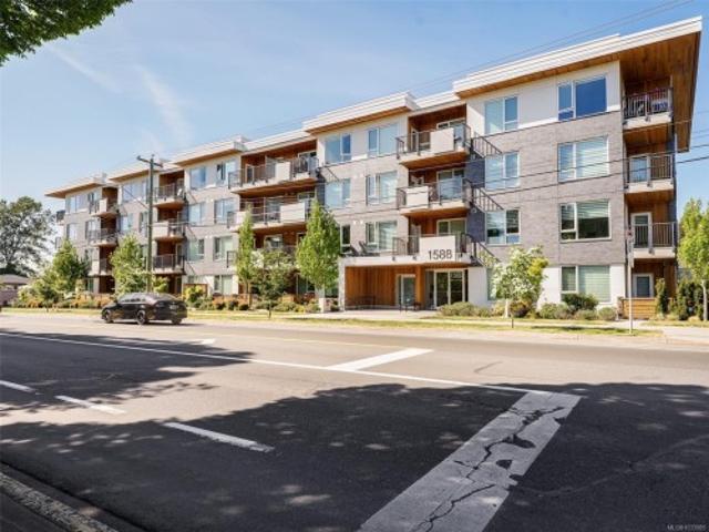 Property for sale in Shelbourne, Saanich