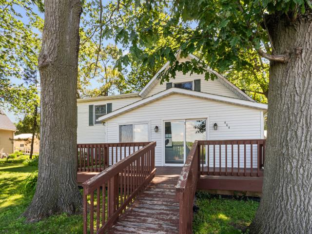 House for sale in Hampton, Illinois